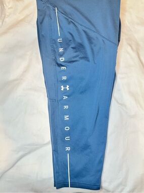 Under Armour Crop Leggings Blue Athletic Workout Pants Women’s M